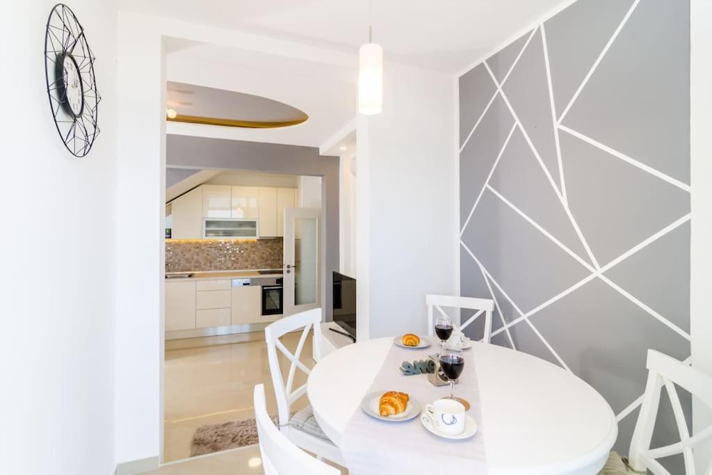 Sea View Apartment 10 Minutes Walk From Old City Dubrovnik Bagian luar foto
