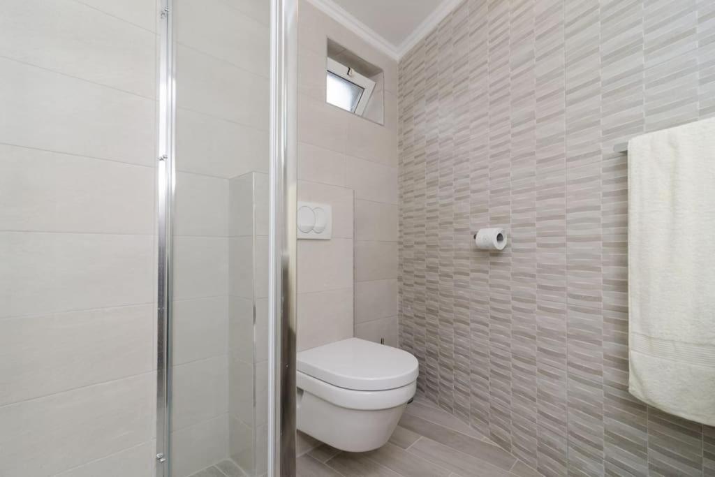 Sea View Apartment 10 Minutes Walk From Old City Dubrovnik Bagian luar foto