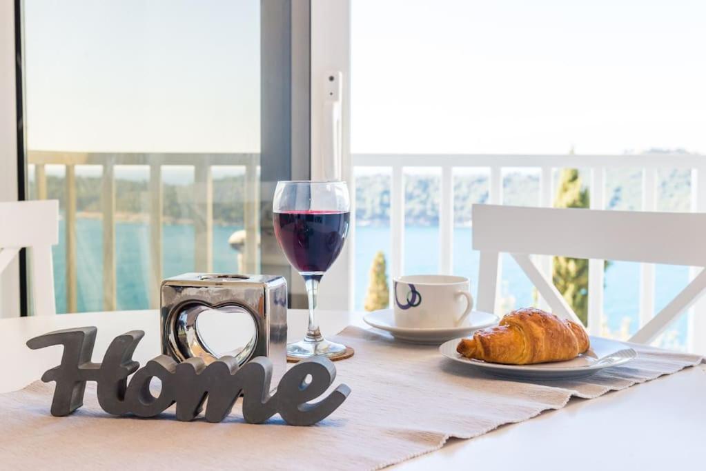 Sea View Apartment 10 Minutes Walk From Old City Dubrovnik Bagian luar foto