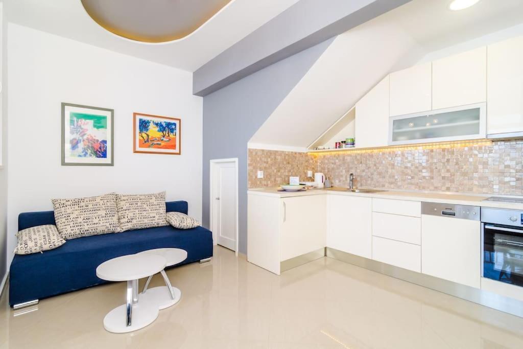 Sea View Apartment 10 Minutes Walk From Old City Dubrovnik Bagian luar foto